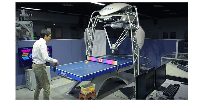Forpheus robot Omron juega ping-pong