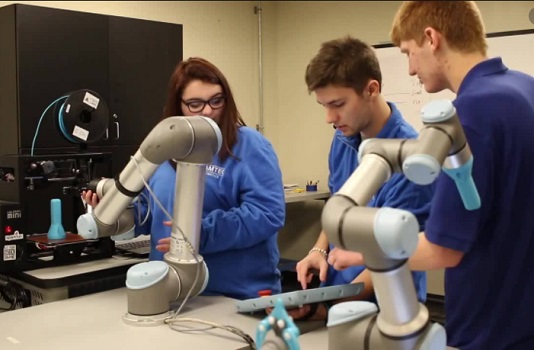 Universal Robots muestra las ventajas de la robótica como herramienta educativa