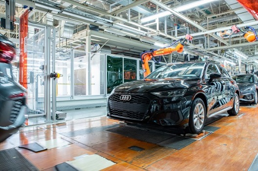 Los sistemas Safe Portal de SICK garantizan puntos de acceso seguros y alta flexibilidad en Audi